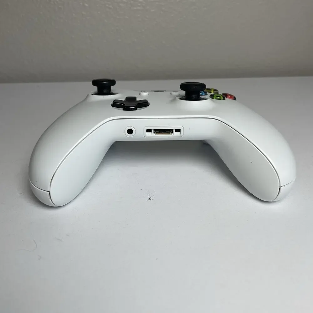 Microsoft 1708 Xbox One Controller White with Dream Gear Back Untested